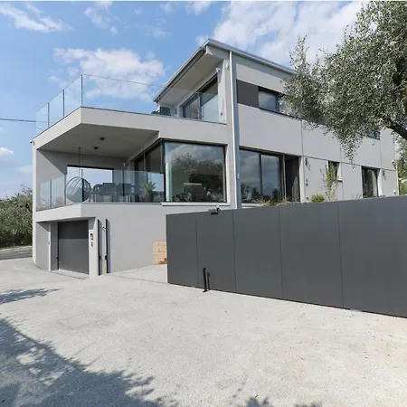 Inoltre Апартаменты Бардолино